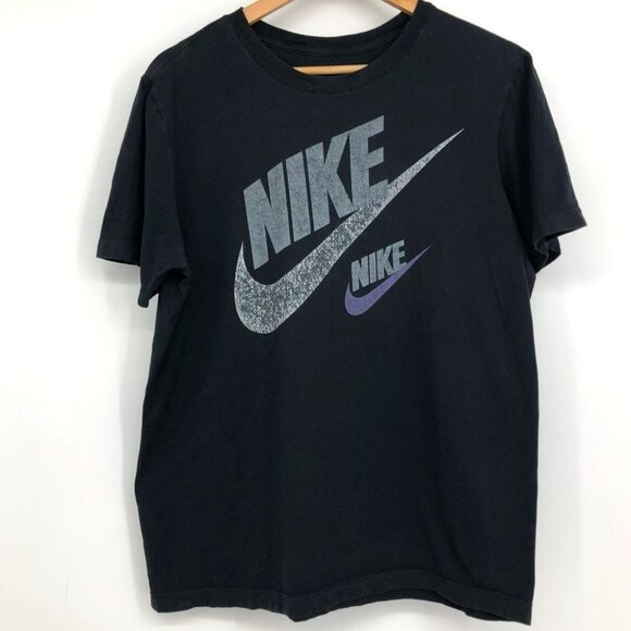 The Nike Tee Black  Nike swoosh graphic T-Shirt Medium - Picture 14 of 15